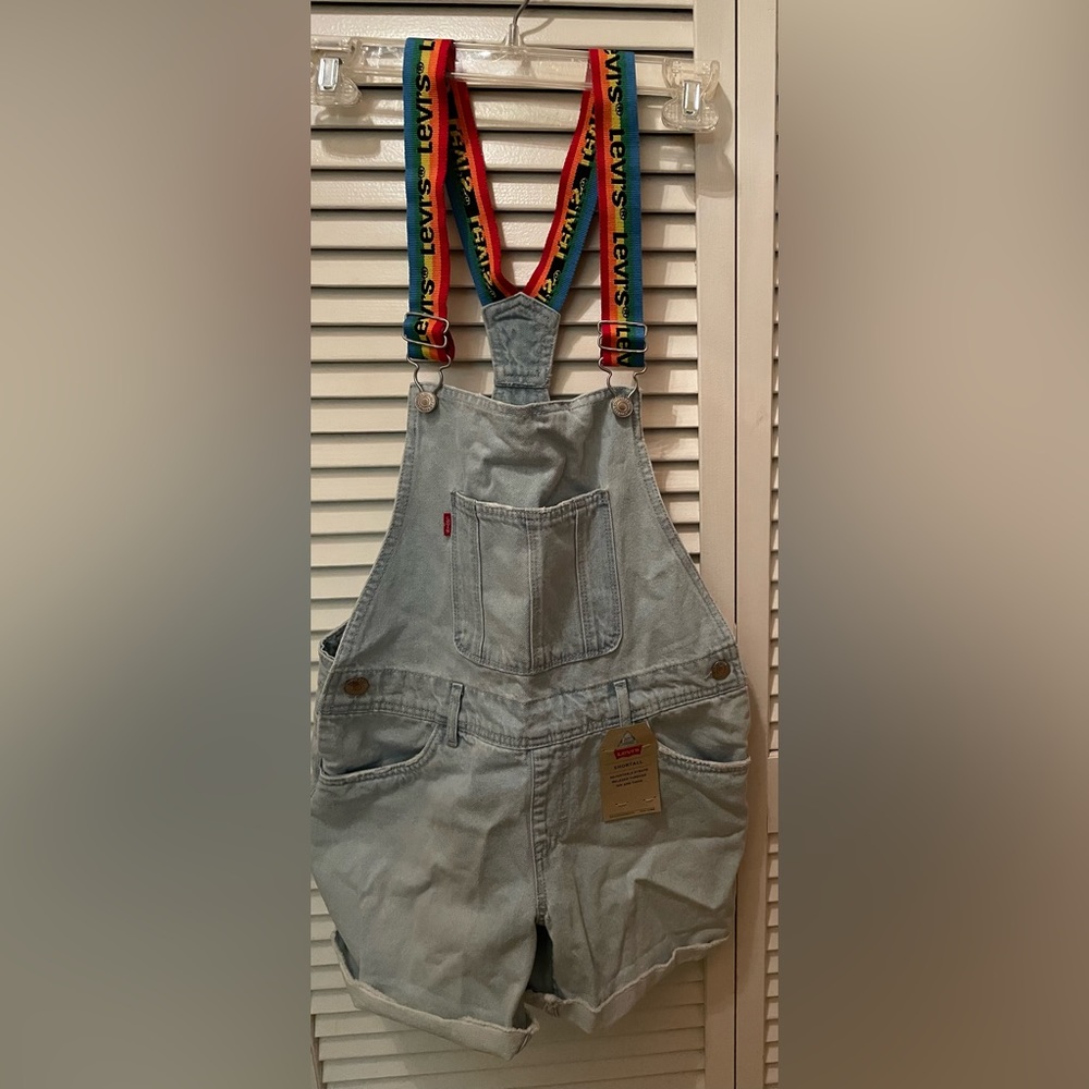 Girls Levi’s denim shortalls. NWT. Light blue denim. Size 16 regular.